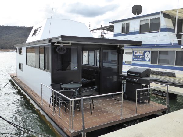 Wally Sold By Hchs High Country Houseboat Sales Lake Eildon