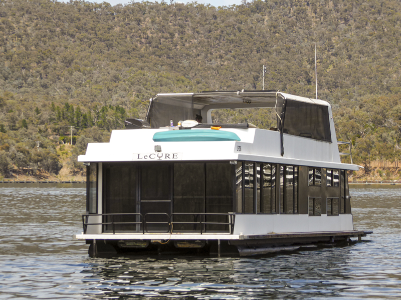 Houseboat holiday home for sale on lake eildon - www.highcountryhouseboatsales.com.au